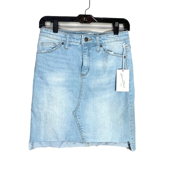 Universal Thread Denim Walley Mini Skirt Size 4 - Picture 1 of 16